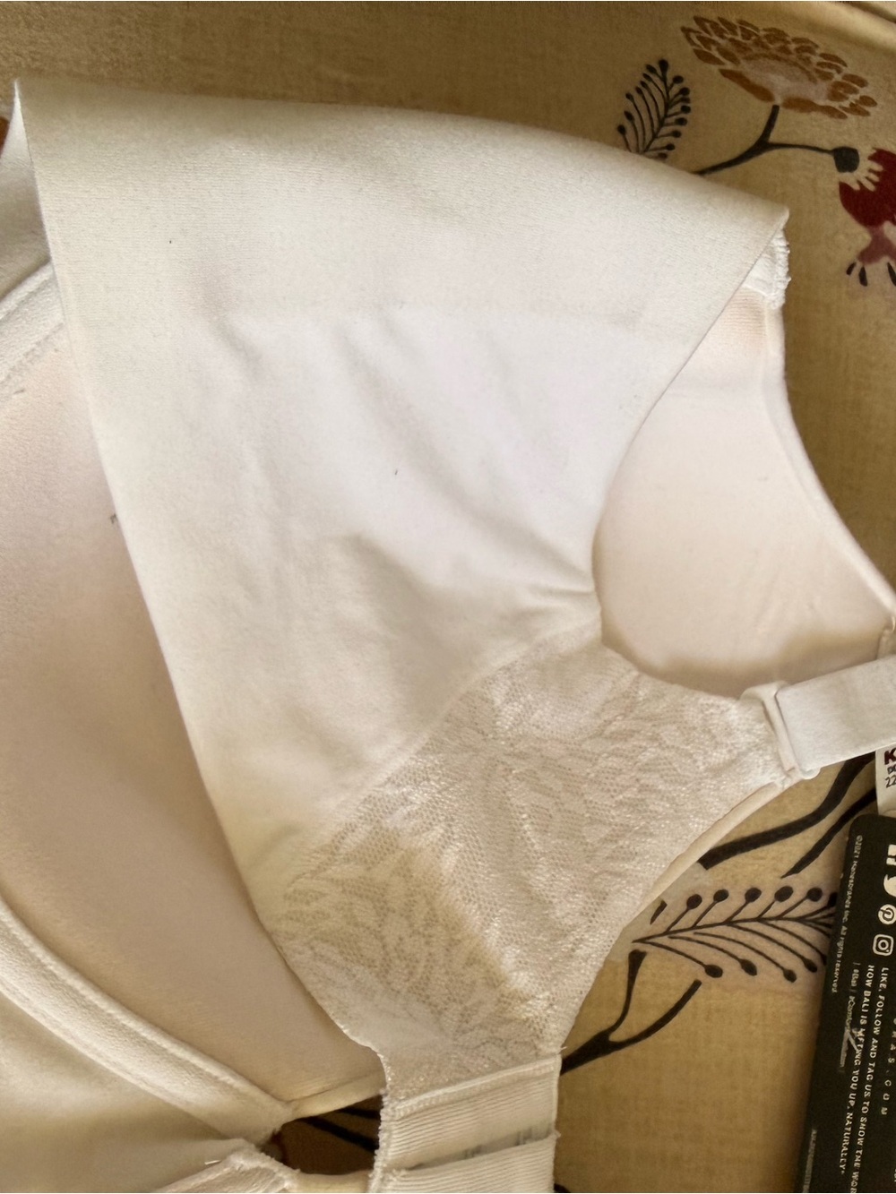 Bali White Smooth Moulded Everyday Bra - Picture 10 of 14